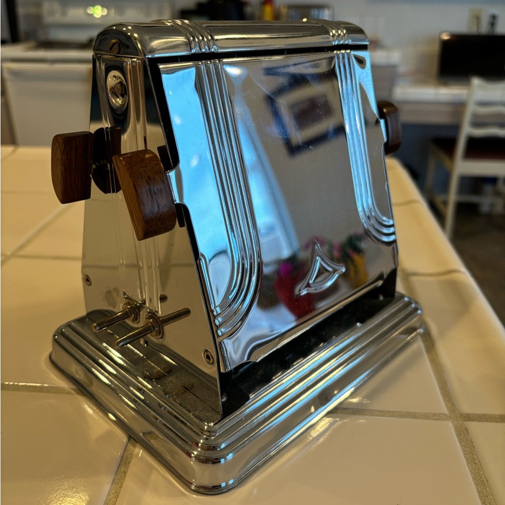 1930’s Toast Master Toaster